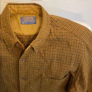 Vintage Button Down shirt. 100% wool. Flawless